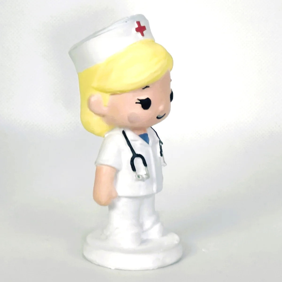 3D de enfermera personalizada vista lateral derecha con uniforme blanco

