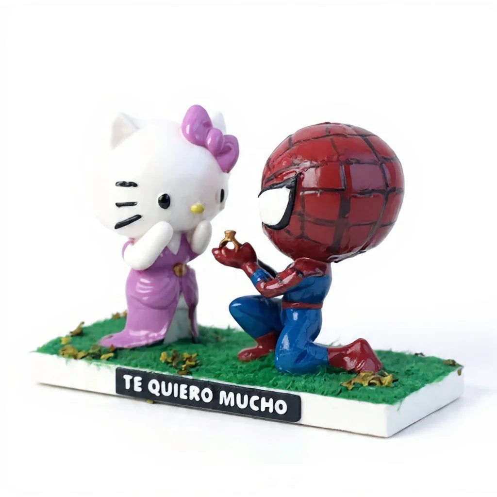 Figura 3D Spiderman y Hello Kitty vista lateral izquierda